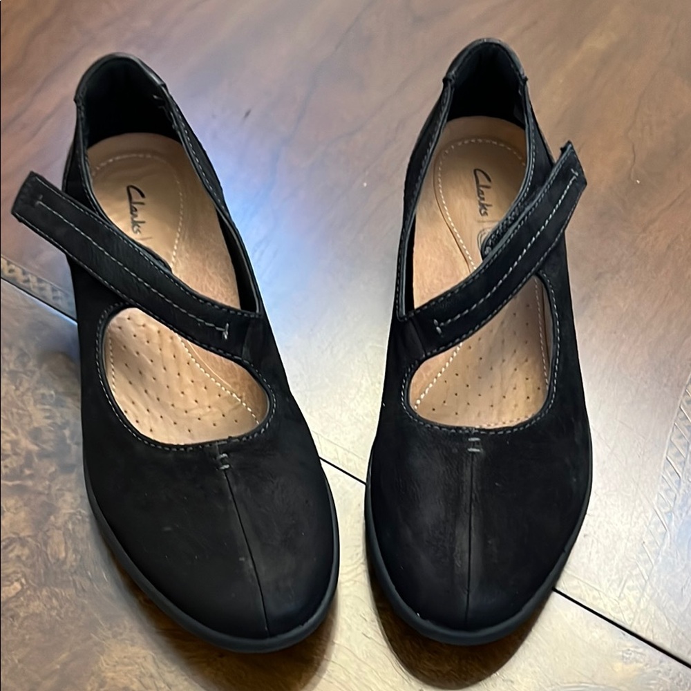 Clarks shoes ( contoured comfort )